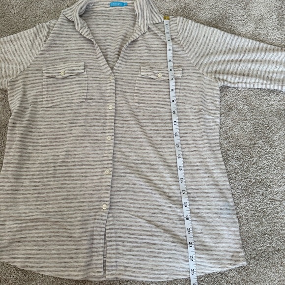 J McLaughlin Stripe Button Blouse Size Medium - Picture 12 of 13